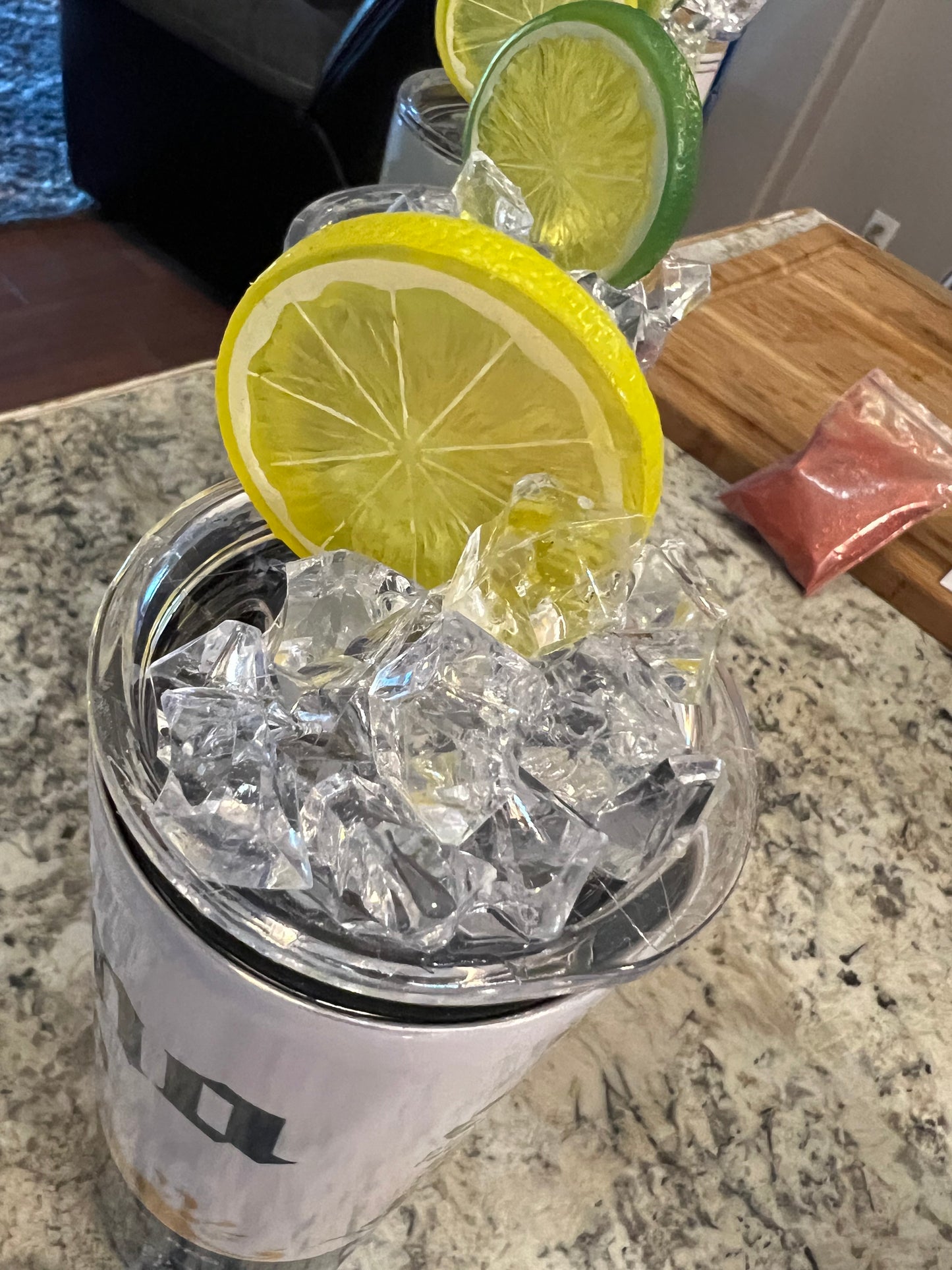20 oz Tumbler "Tito Handmade Vodka" with ice/lemon plastic lid