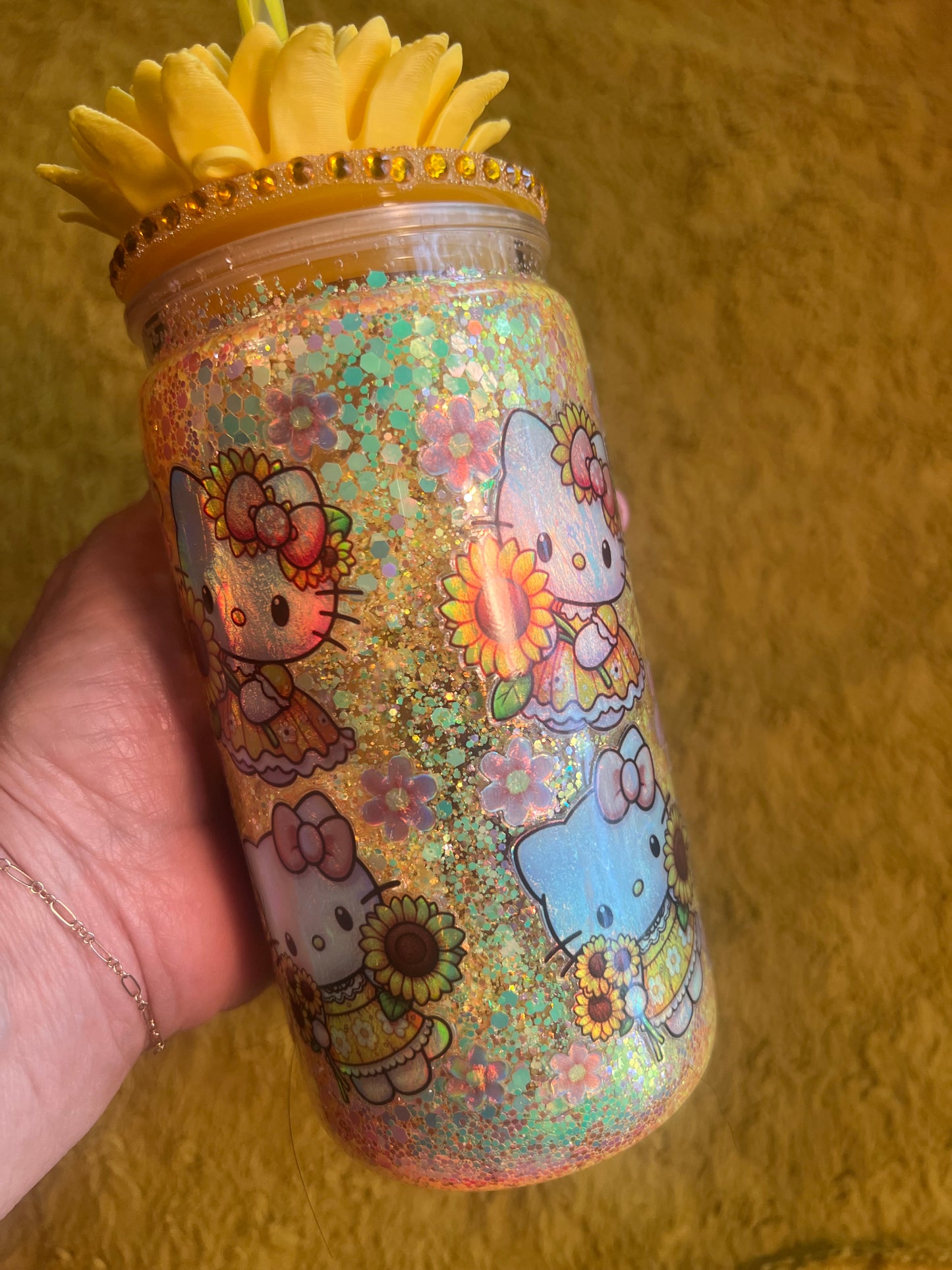 16oz HK and Sunflowers holographic Acrylic Snow globe,  Yellow Glitter w Sunflower strawtopper