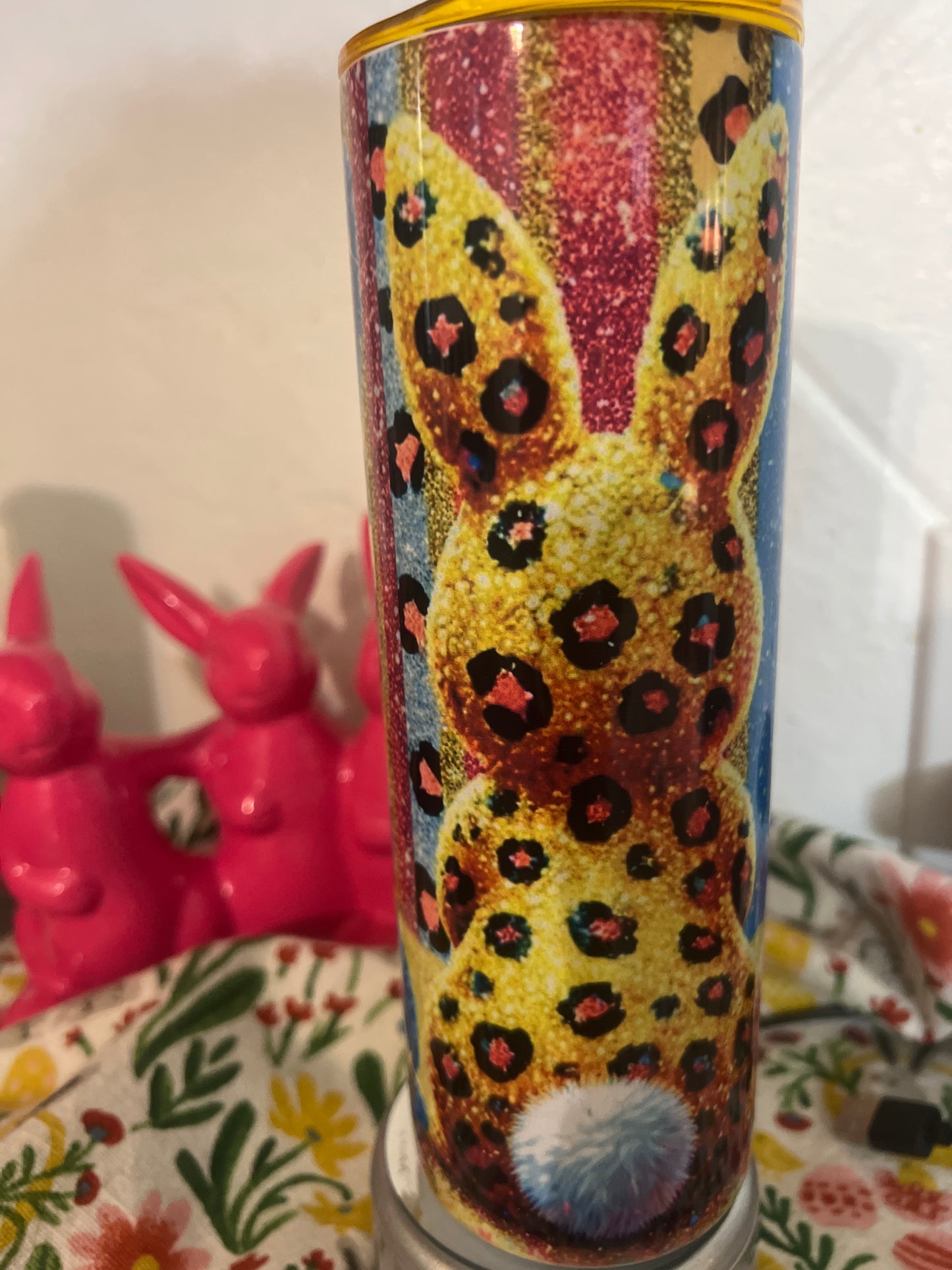 20oz Disco Leopard bunnies with colored lid