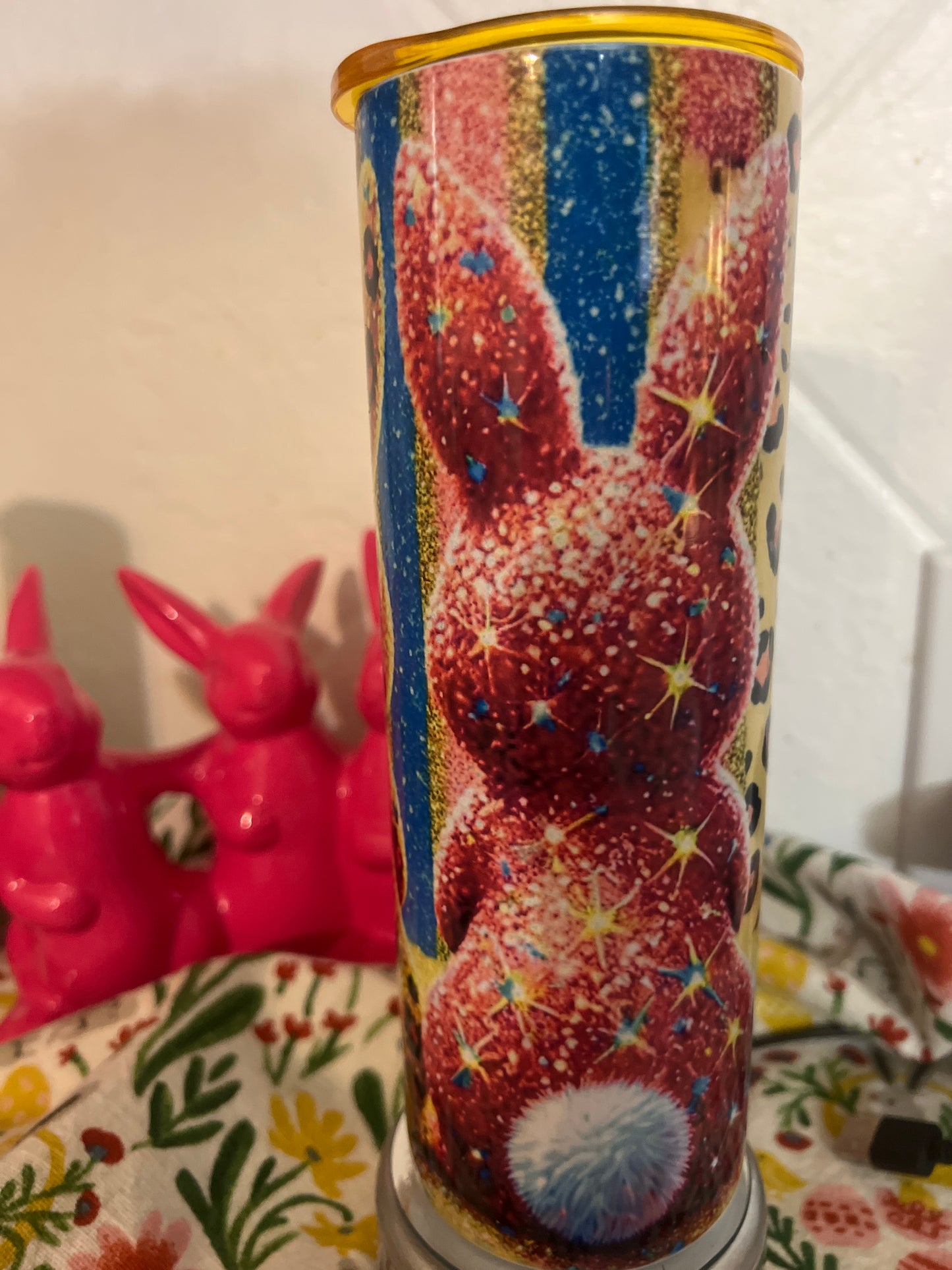 20oz Disco Leopard bunnies with colored lid