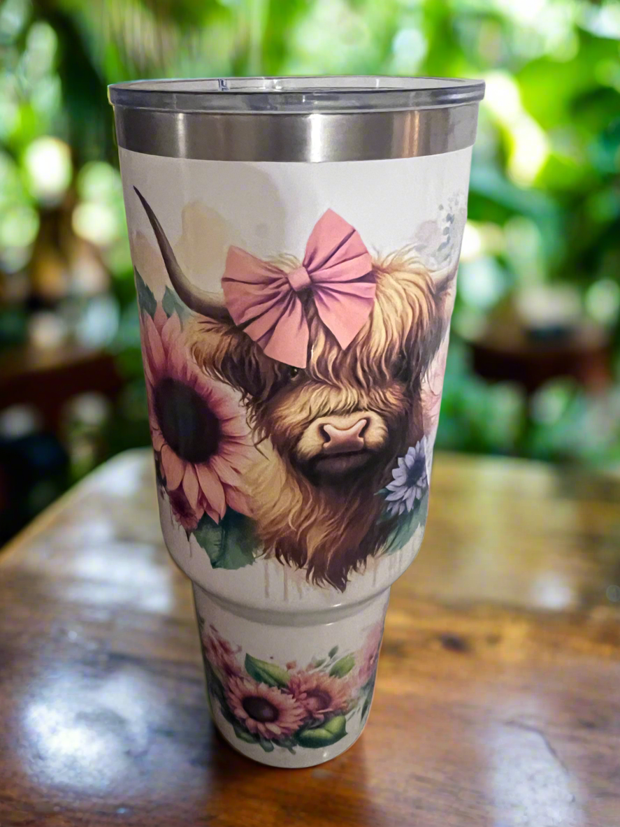 40oz Adorable Highland cow floral Tumbler