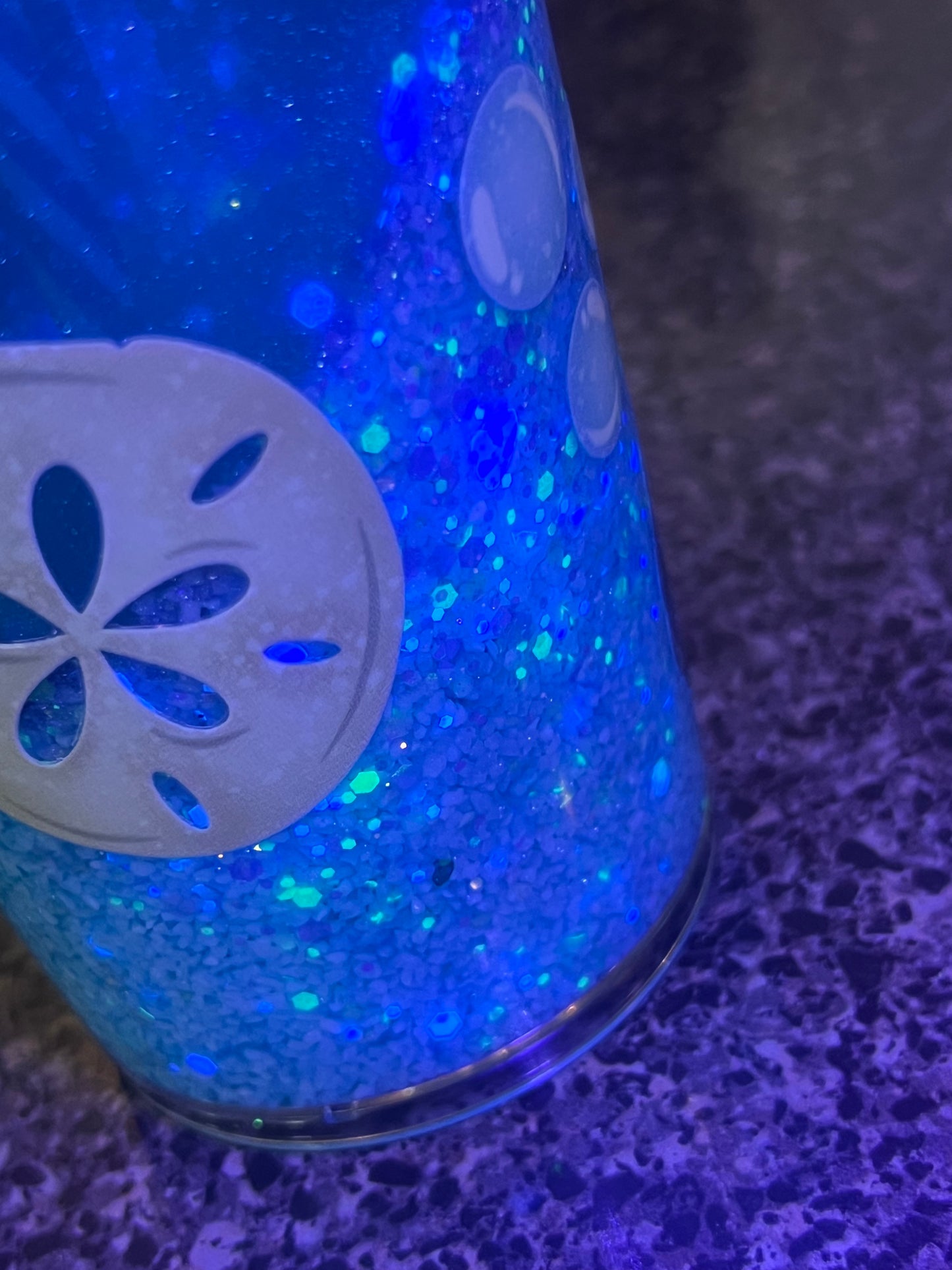 24oz Beach Tumbler w Sand Glow Glitter w matching ll Shell strawtopper