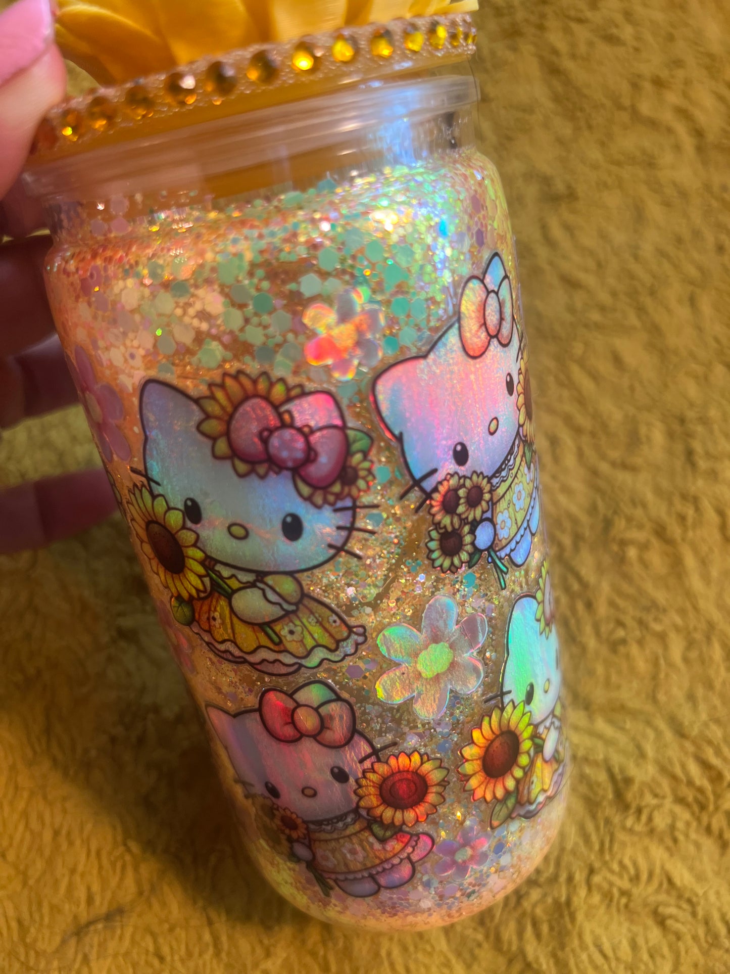 16oz HK and Sunflowers holographic Acrylic Snow globe,  Yellow Glitter w Sunflower strawtopper