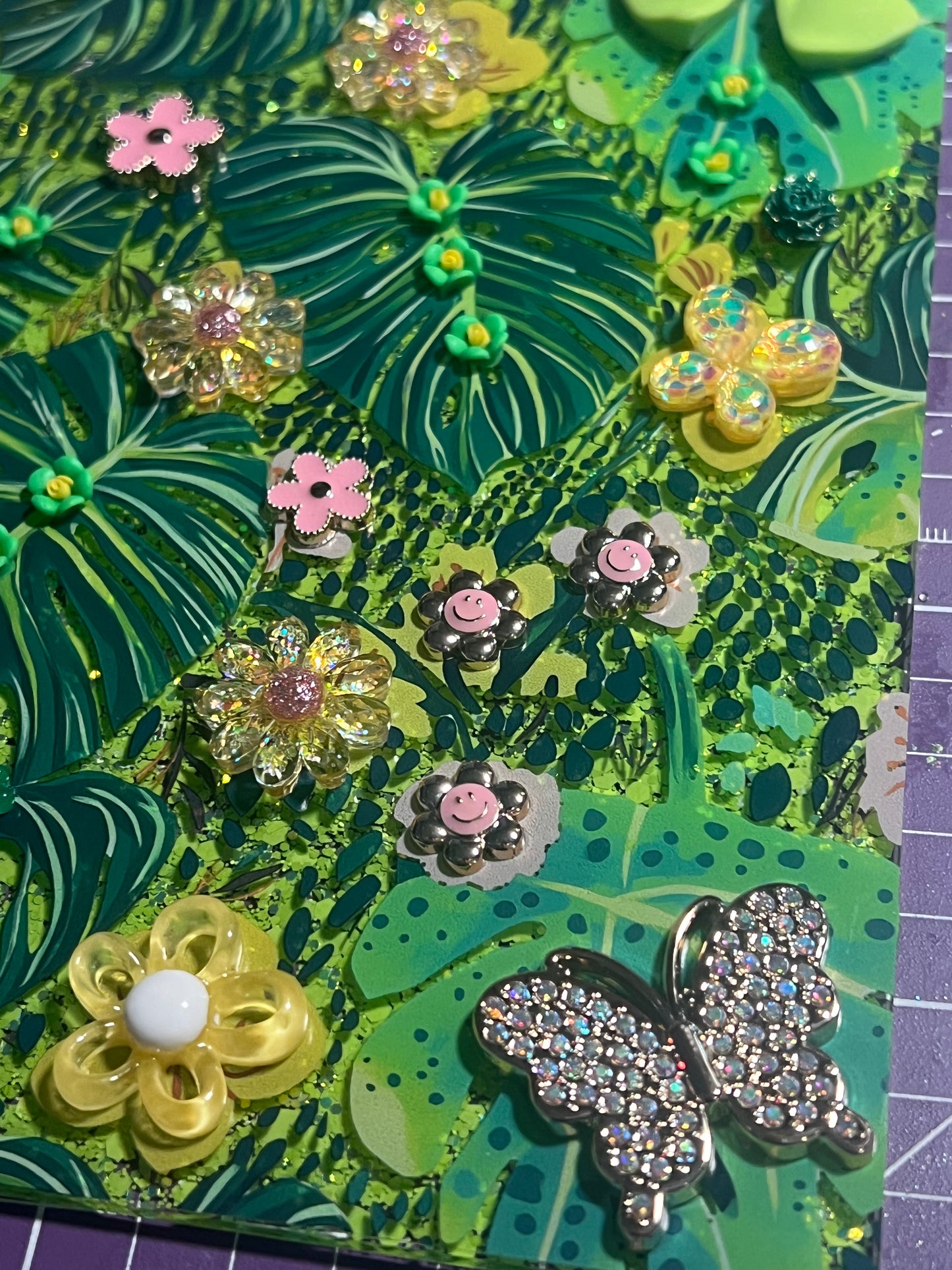 Planner A5 Tropical Greenery w embellishments.