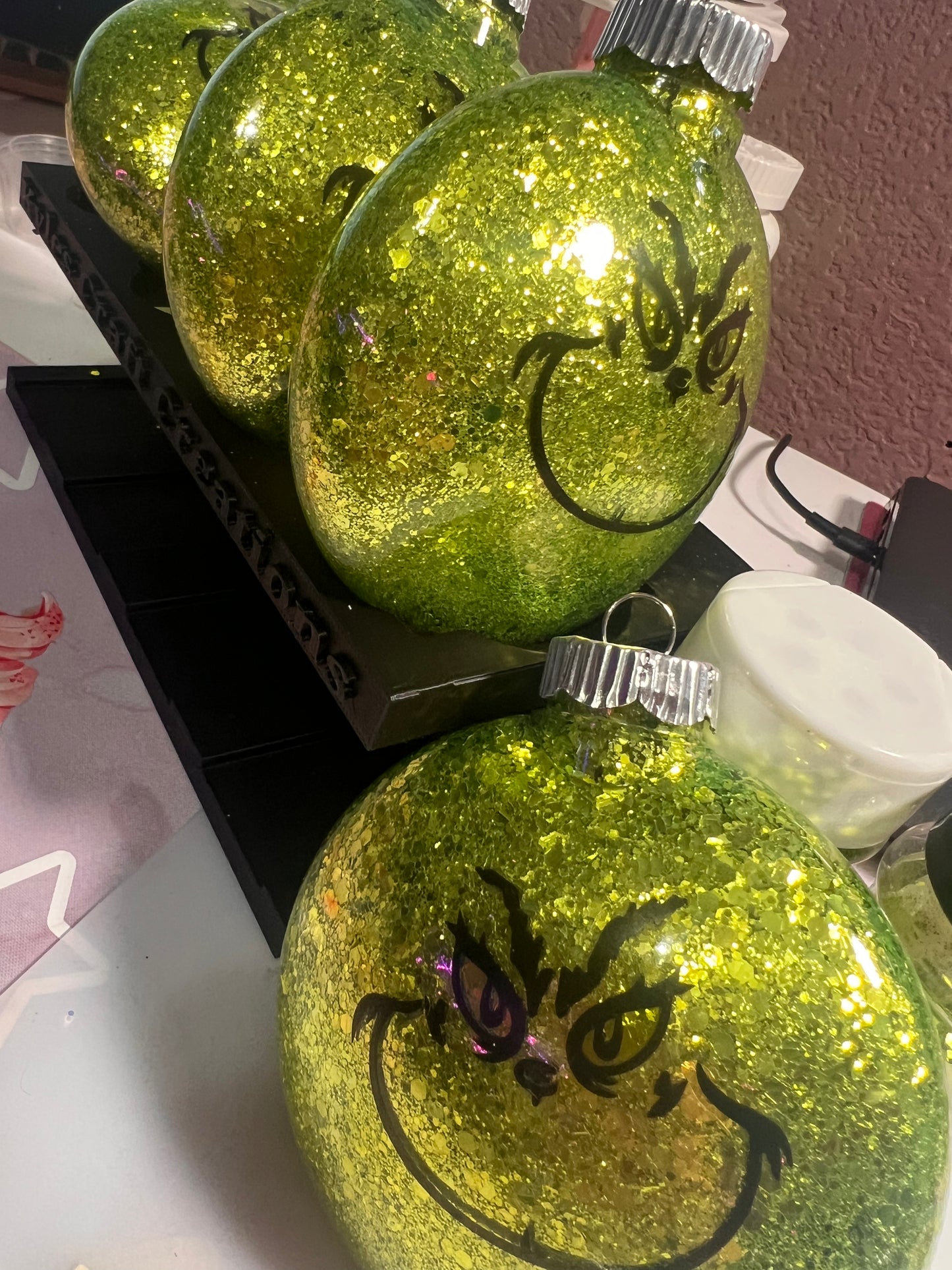 Grinch acrylic ornament set of 4, 4 inch