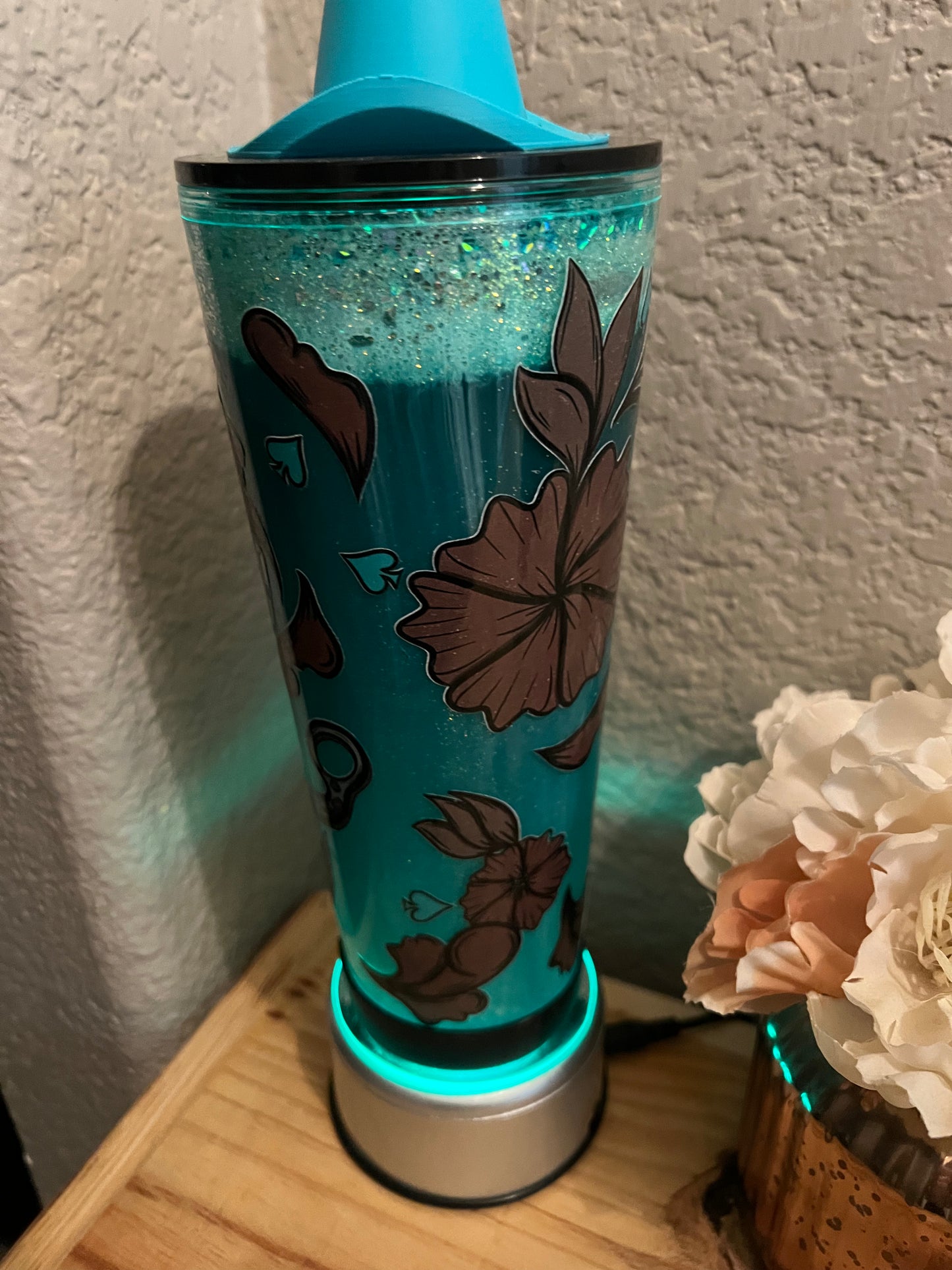Western Floral Leather w Blue Cowboy Hat 24oz acrylic, lava,  lid w matching straw topper