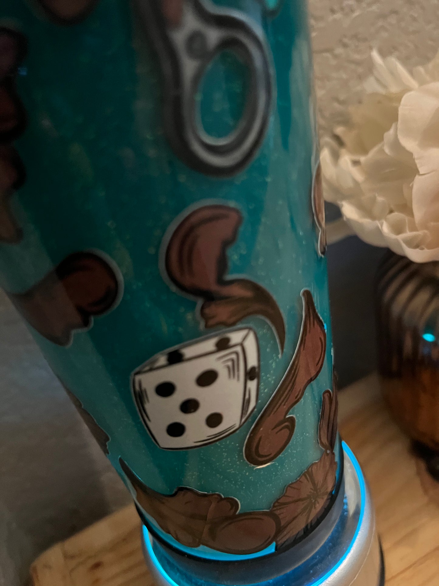 Western Floral Leather w Blue Cowboy Hat 24oz acrylic, lava,  lid w matching straw topper